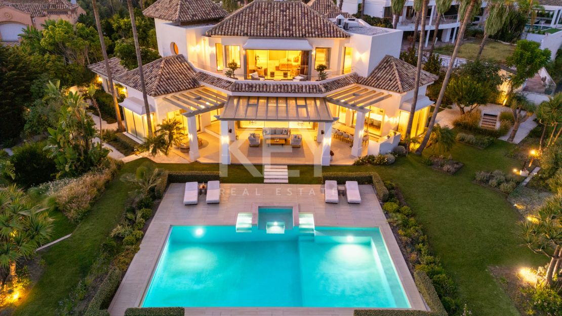 Stunning villa with panoramic views of the Mediterranean Sea in Monte Halcones, Benahavis