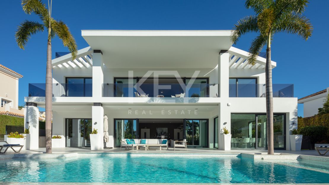 Astonishing villa for sale in Aloha, Nueva Andalucia
