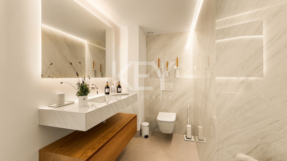 Elegante Villa Matilda a solo 100 metros de las mejores playas en La Reserva de Los Monteros, Marbella Este