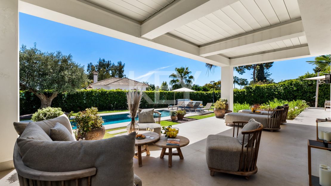 Elegante Villa Matilda a solo 100 metros de las mejores playas en La Reserva de Los Monteros, Marbella Este