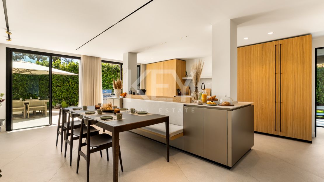 Elegante Villa Matilda a solo 100 metros de las mejores playas en La Reserva de Los Monteros, Marbella Este