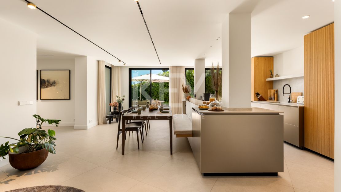 Elegante Villa Matilda a solo 100 metros de las mejores playas en La Reserva de Los Monteros, Marbella Este