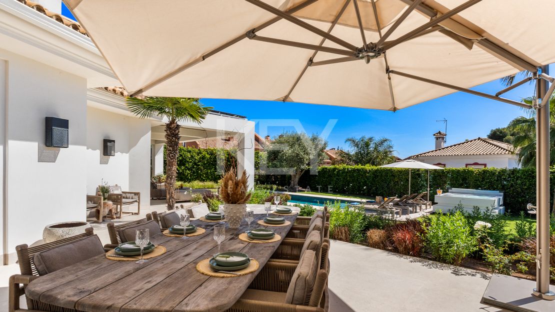 Elegante Villa Matilda a solo 100 metros de las mejores playas en La Reserva de Los Monteros, Marbella Este