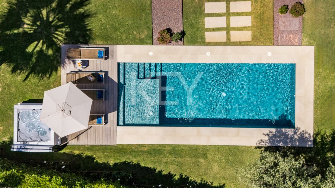 Elegante Villa Matilda a solo 100 metros de las mejores playas en La Reserva de Los Monteros, Marbella Este