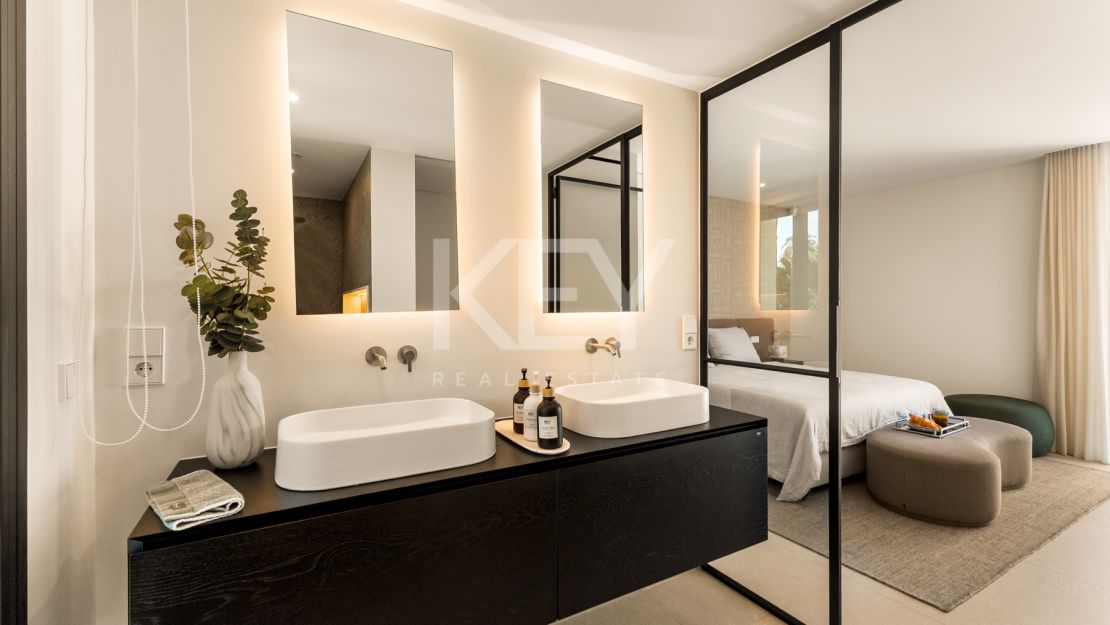 Elegante Villa Matilda a solo 100 metros de las mejores playas en La Reserva de Los Monteros, Marbella Este