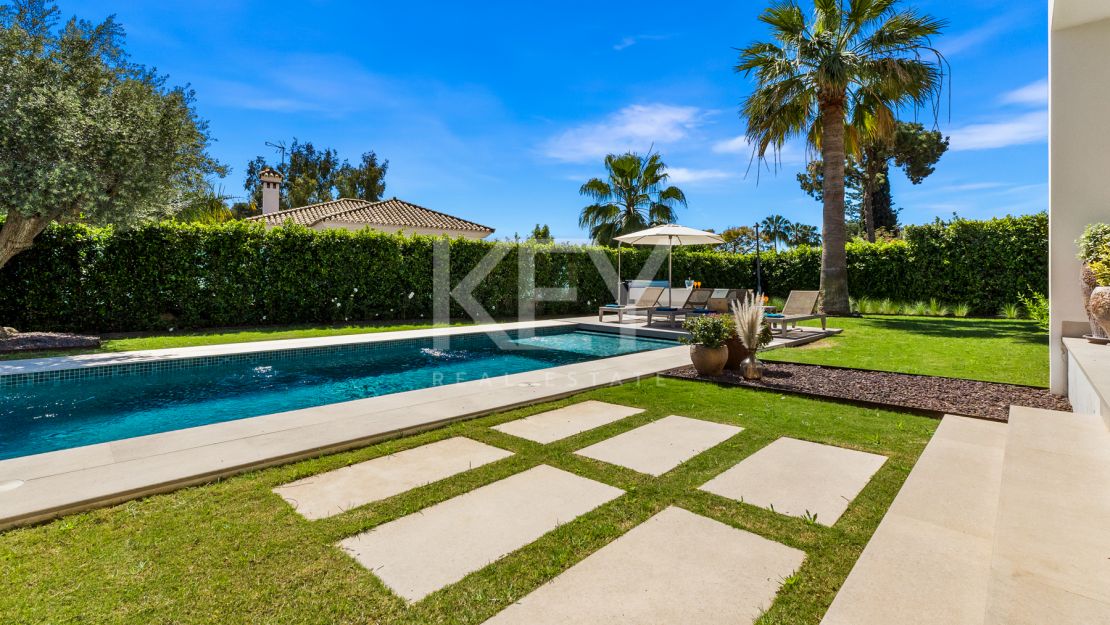 Elegante Villa Matilda a solo 100 metros de las mejores playas en La Reserva de Los Monteros, Marbella Este