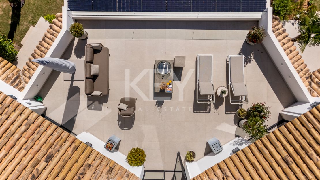 Elegante Villa Matilda a solo 100 metros de las mejores playas en La Reserva de Los Monteros, Marbella Este