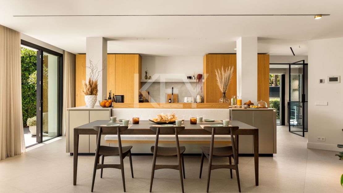 Elegante Villa Matilda a solo 100 metros de las mejores playas en La Reserva de Los Monteros, Marbella Este