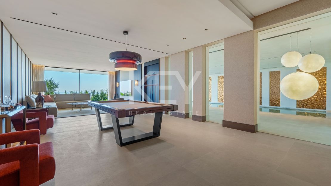Majestuosa Villa en Venta con vistas panorámicas en Herrojo Alto cerca del campo de golf La Quinta, Benahavis