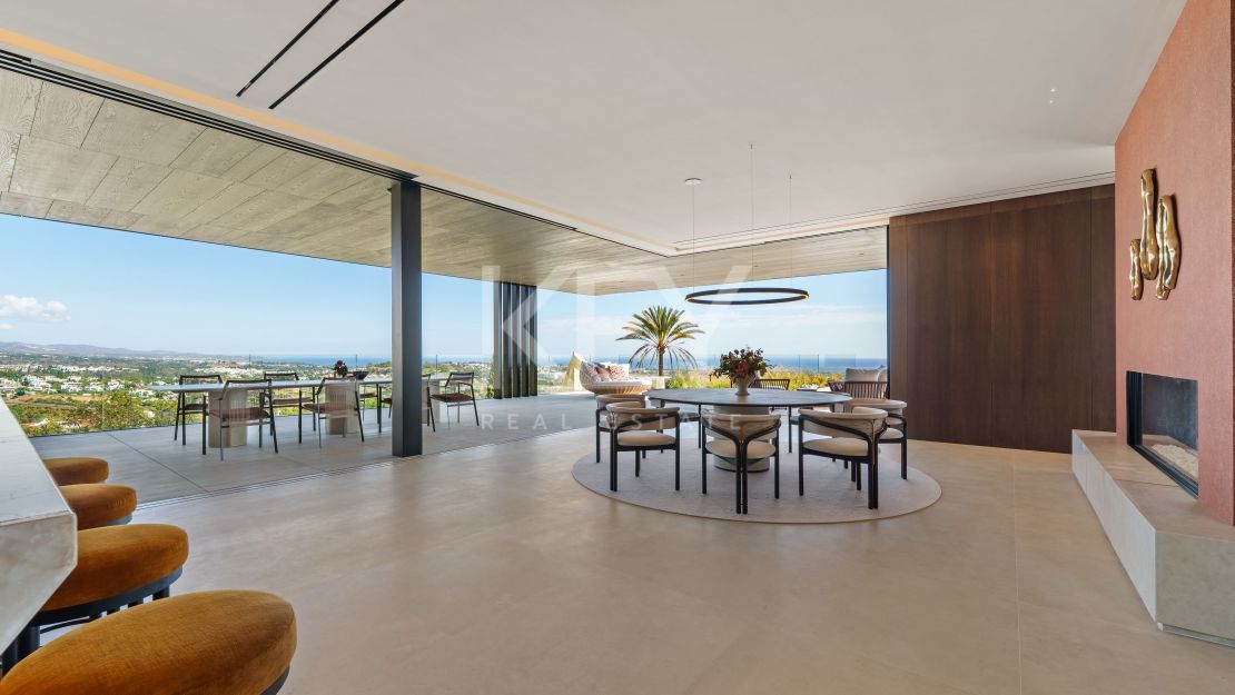 Majestuosa Villa en Venta con vistas panorámicas en Herrojo Alto cerca del campo de golf La Quinta, Benahavis