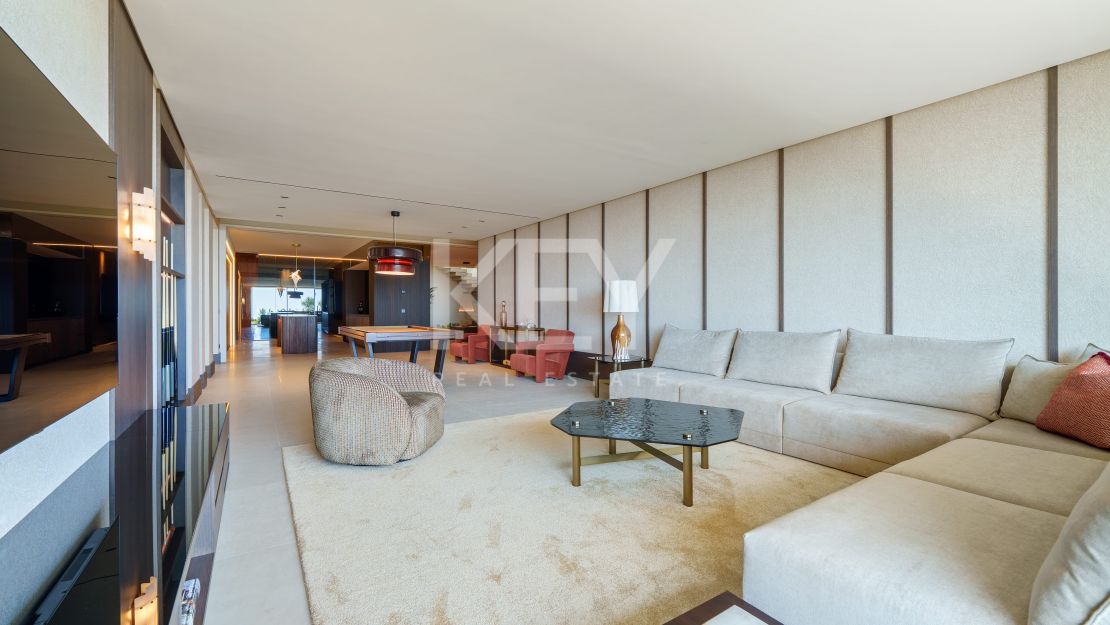 Majestuosa Villa en Venta con vistas panorámicas en Herrojo Alto cerca del campo de golf La Quinta, Benahavis