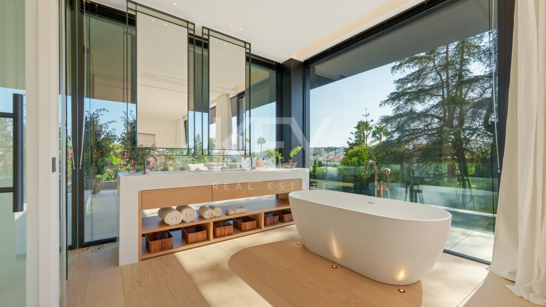 Villa de ensueño en venta en Las Parcelas Golf, Nueva Andalucía