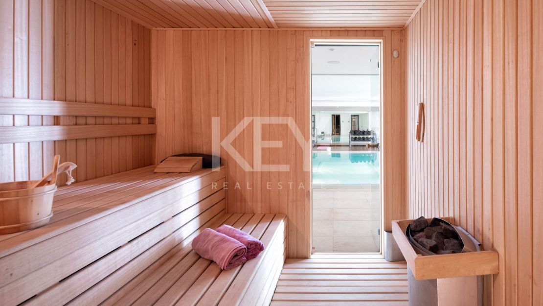 Villa de lujo en alquiler con spa interior, cine y vistas panorámicas a la montaña en Benahavís