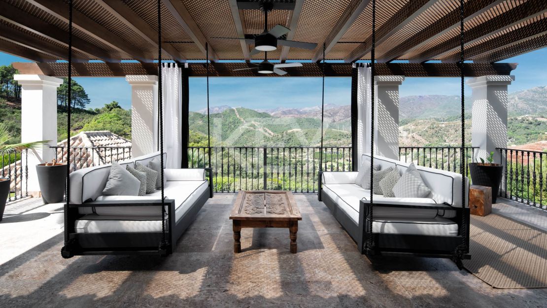Villa de lujo en alquiler con spa interior, cine y vistas panorámicas a la montaña en Benahavís