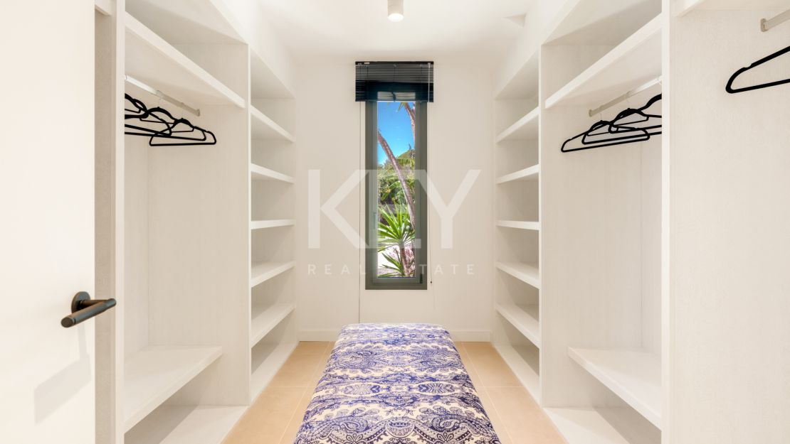 Exquisita residencia en la Milla de Oro con vistas panorámicas al mar y a la montaña