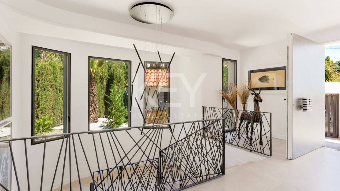 Exquisita residencia en la Milla de Oro con vistas panorámicas al mar y a la montaña