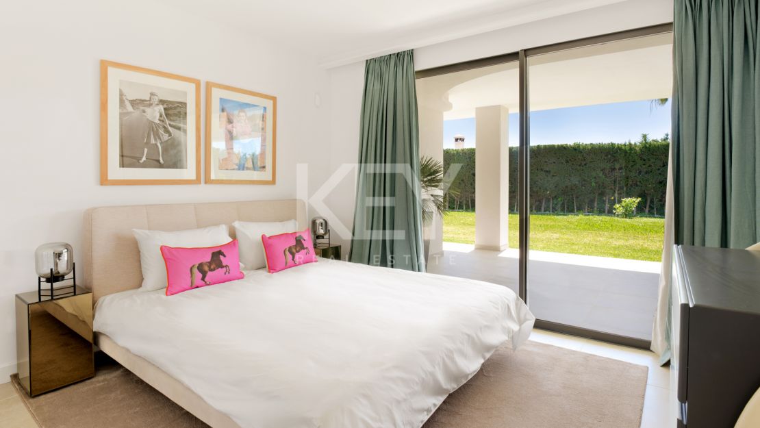 Exquisita residencia en la Milla de Oro con vistas panorámicas al mar y a la montaña