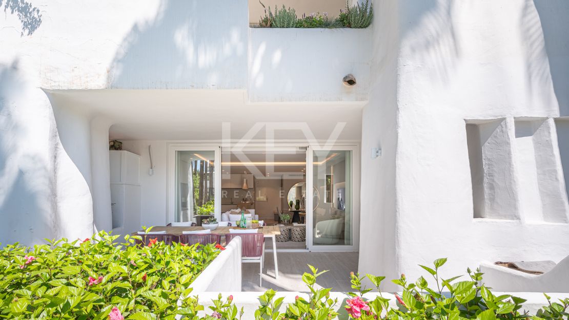 Lujoso apartamento en planta baja de 3 dormitorios en Puente Romano Resort con vistas al entorno idílico