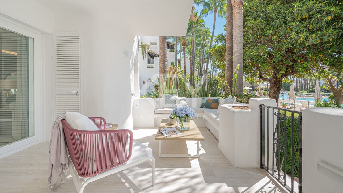 Lujoso apartamento en planta baja de 3 dormitorios en Puente Romano Resort con vistas al entorno idílico