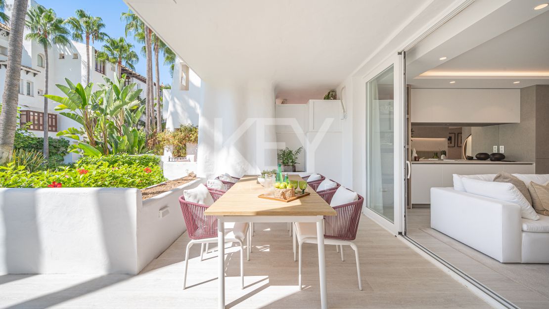 Lujoso apartamento en planta baja de 3 dormitorios en Puente Romano Resort con vistas al entorno idílico