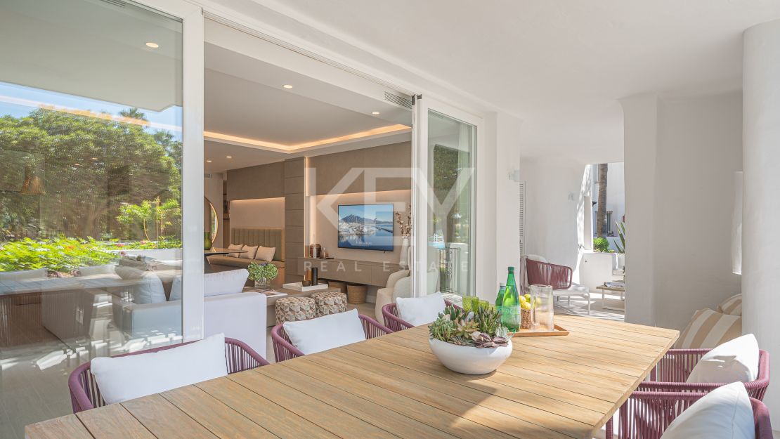 Lujoso apartamento en planta baja de 3 dormitorios en Puente Romano Resort con vistas al entorno idílico