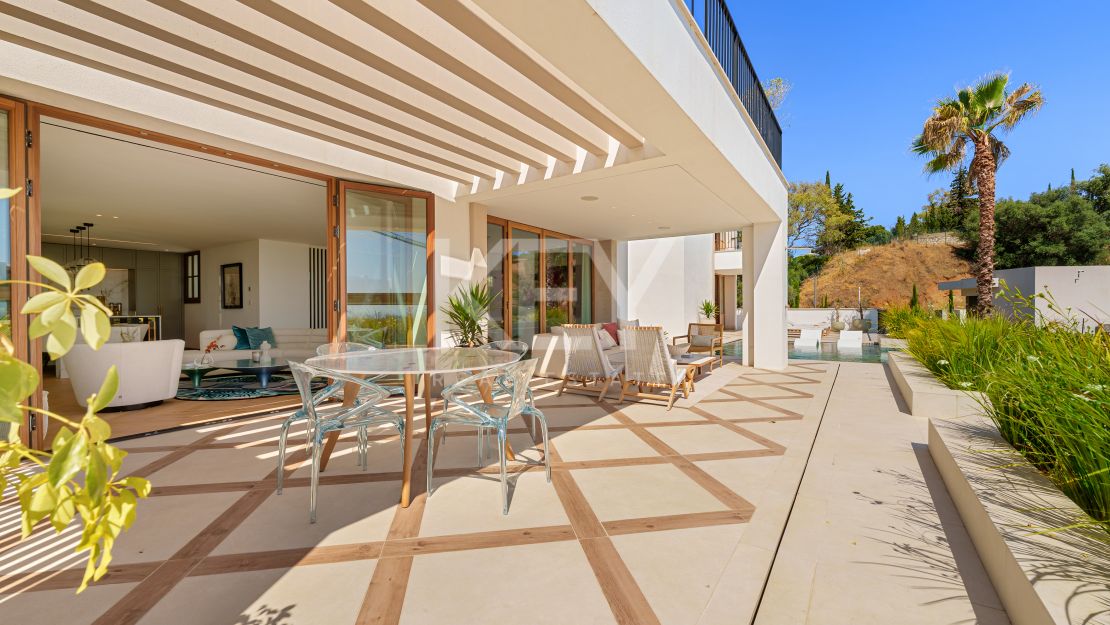 Villa moderna con vistas al mar y comodidades de bienestar en The Hills, La Quinta