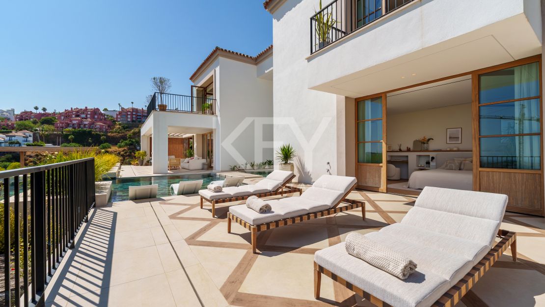 Villa moderna con vistas al mar y comodidades de bienestar en The Hills, La Quinta