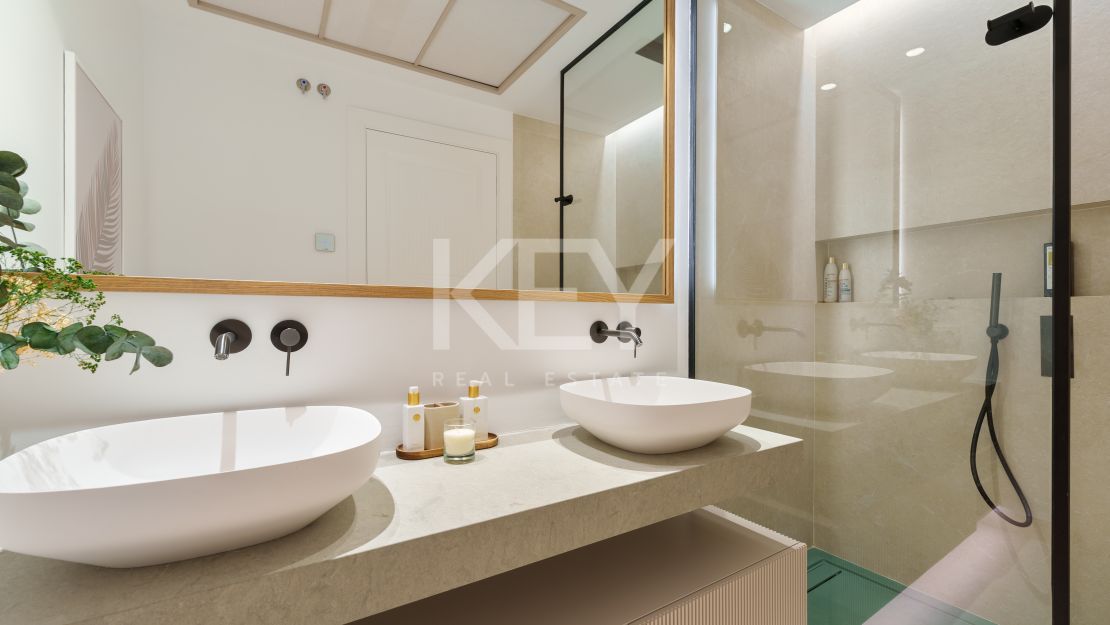 Villa moderna con vistas al mar y comodidades de bienestar en The Hills, La Quinta