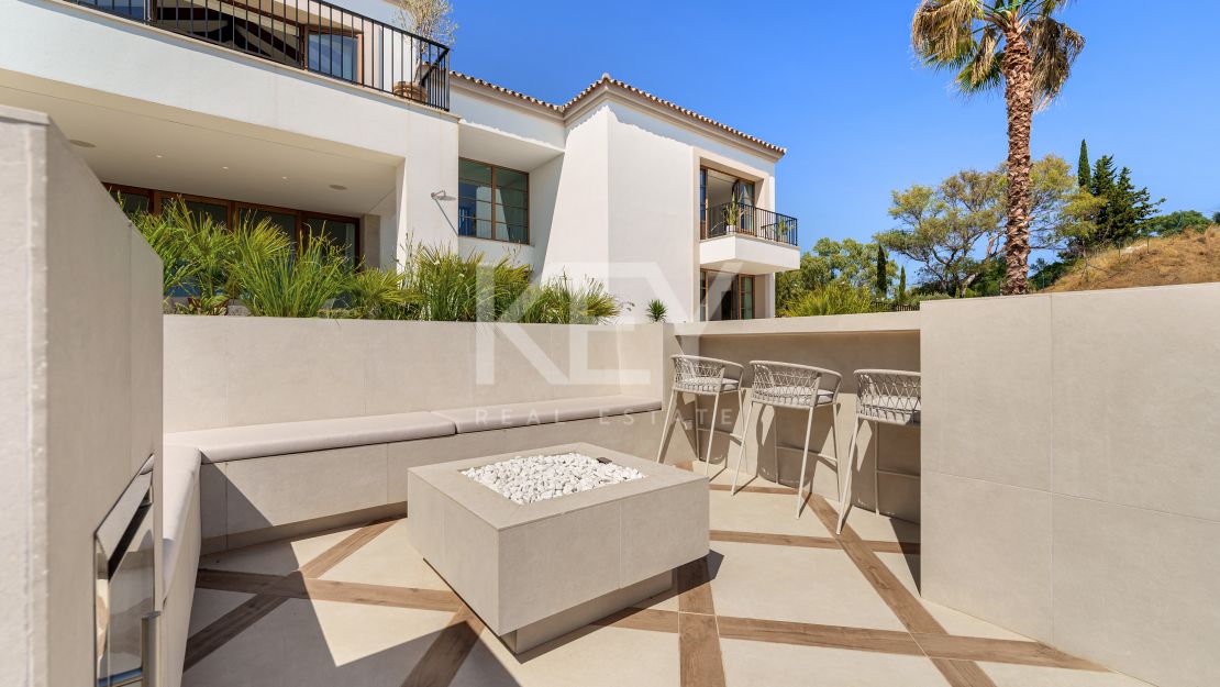 Villa moderna con vistas al mar y comodidades de bienestar en The Hills, La Quinta