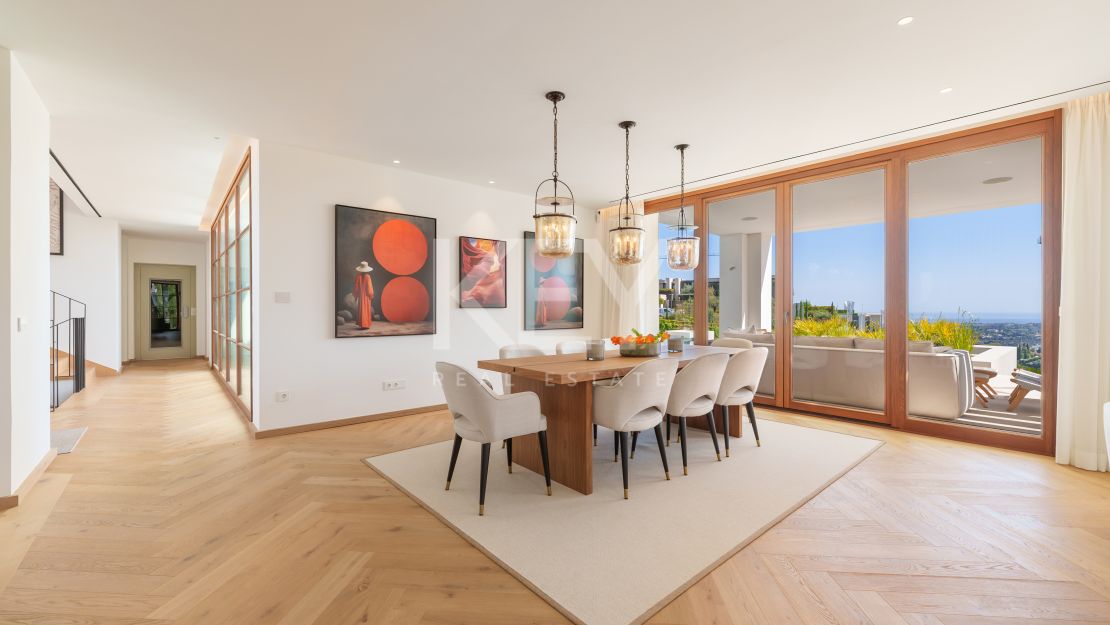 Villa moderna con vistas al mar y comodidades de bienestar en The Hills, La Quinta