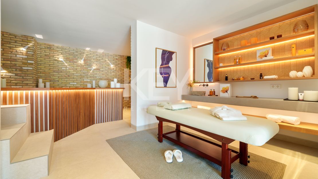 Villa moderna con vistas al mar y comodidades de bienestar en The Hills, La Quinta