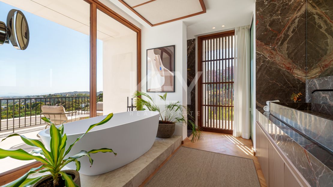 Villa moderna con vistas al mar y comodidades de bienestar en The Hills, La Quinta