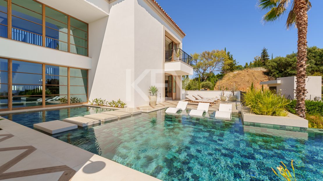 Villa moderna con vistas al mar y comodidades de bienestar en The Hills, La Quinta