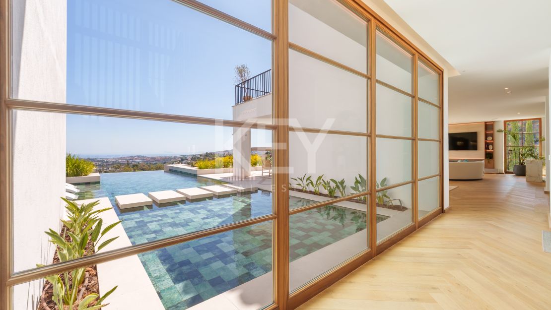 Villa moderna con vistas al mar y comodidades de bienestar en The Hills, La Quinta