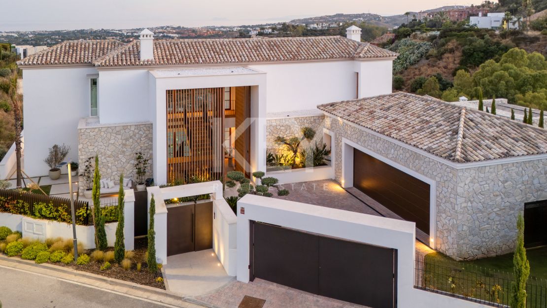 Villa moderna con vistas al mar y comodidades de bienestar en The Hills, La Quinta