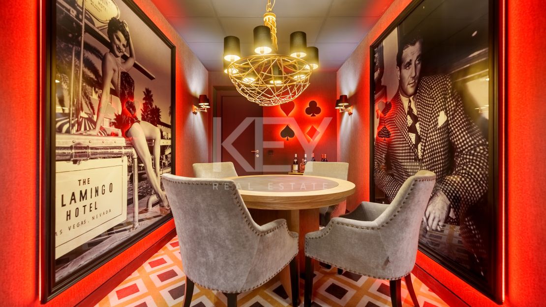 Villa moderna con vistas al mar y comodidades de bienestar en The Hills, La Quinta