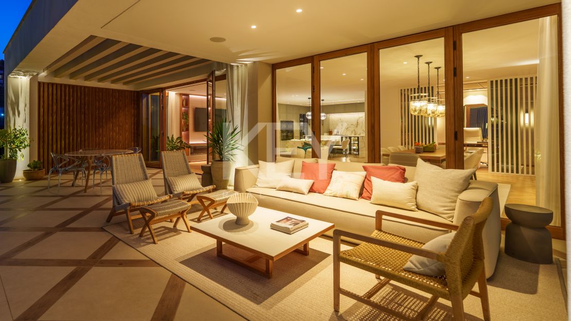 Villa moderna con vistas al mar y comodidades de bienestar en The Hills, La Quinta