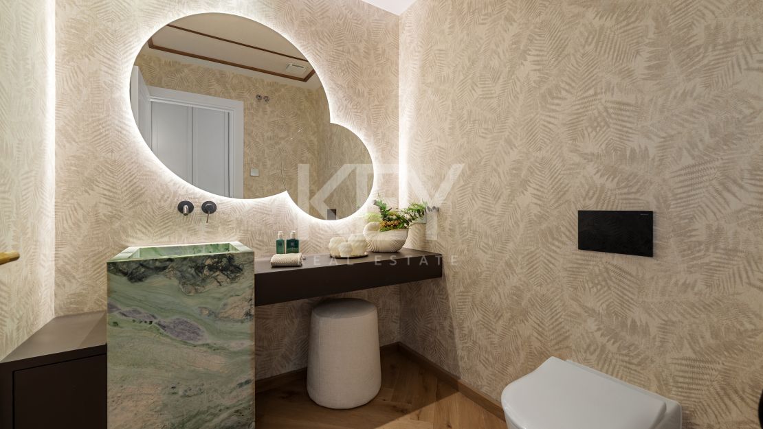 Villa moderna con vistas al mar y comodidades de bienestar en The Hills, La Quinta