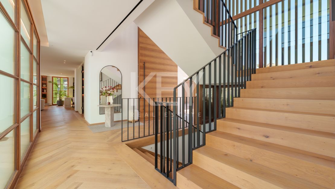 Villa moderna con vistas al mar y comodidades de bienestar en The Hills, La Quinta