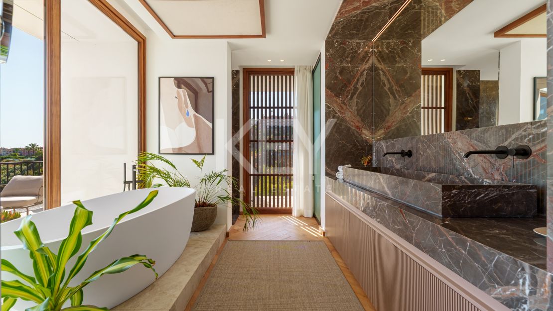 Villa moderna con vistas al mar y comodidades de bienestar en The Hills, La Quinta