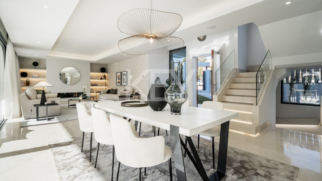 Villa única de estilo moderno con impresionantes vistas en venta en El Campanario, Estepona