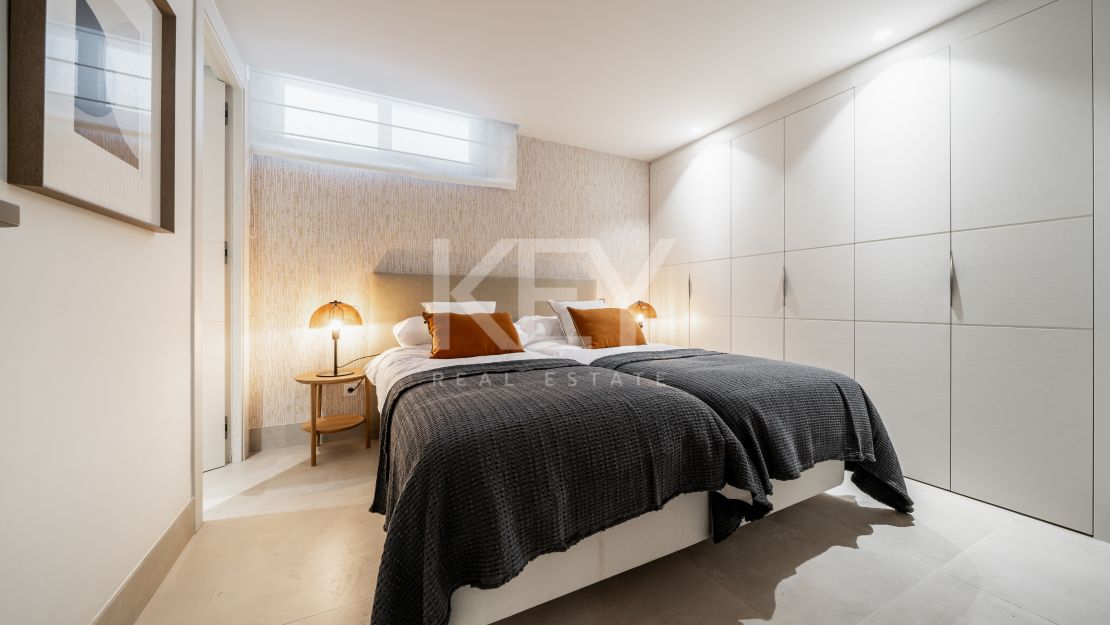 Villa única de estilo moderno con impresionantes vistas en venta en El Campanario, Estepona