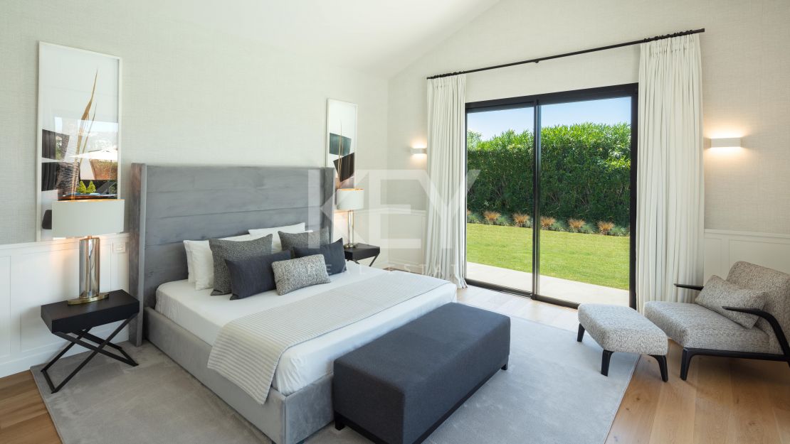 Elegant modern Andalusian villa in a prestigious gated community in Los Naranjos Golf, Nueva Andalucia