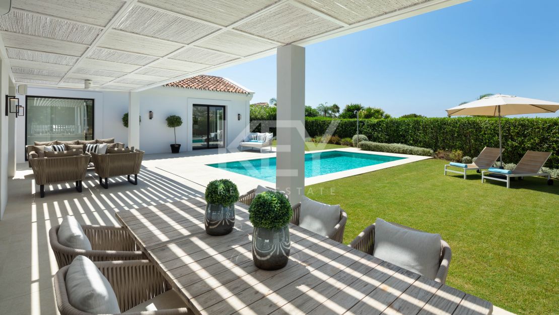 Elegant modern Andalusian villa in a prestigious gated community in Los Naranjos Golf, Nueva Andalucia