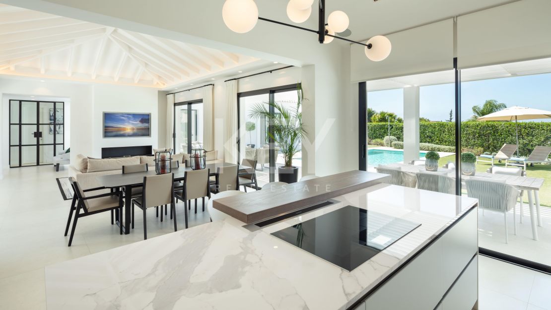 Elegant modern Andalusian villa in a prestigious gated community in Los Naranjos Golf, Nueva Andalucia