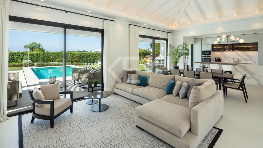 Elegant modern Andalusian villa in a prestigious gated community in Los Naranjos Golf, Nueva Andalucia