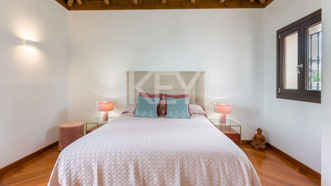 Impresionante villa en alquiler junto a la playa en Casasola, Estepona
