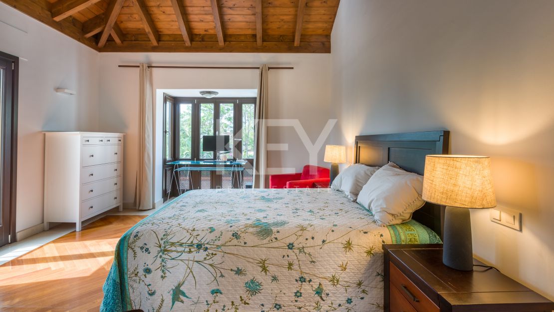 Impresionante villa en alquiler junto a la playa en Casasola, Estepona
