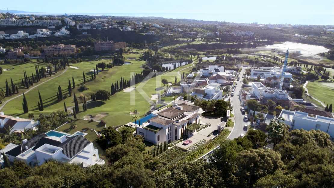 Lujosa villa moderna en Los Flamingos, Benahavis con vistas al campo de golf y retiro de spa