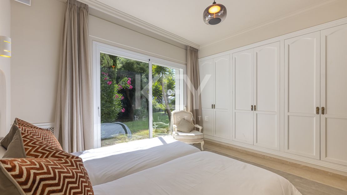 Villa andaluza clásica con privacidad y vistas al golf en La Reserva de La Quinta